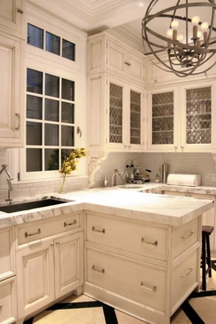 Фотография кухни в белых цветах