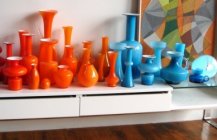 Коллекция разноцветной посуды