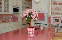 кухня дизайн розовая