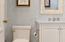 Дизайн туалетной комнаты в голубом цвете