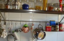 Полка для кухонной утвари